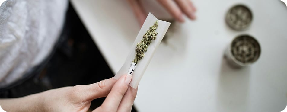 Roule un cône de CBD